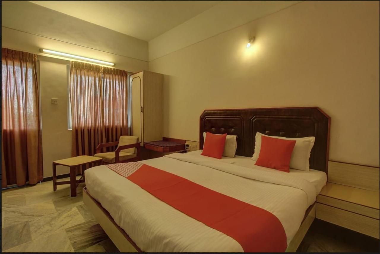 Hotel Padmam Мадурай Экстерьер фото