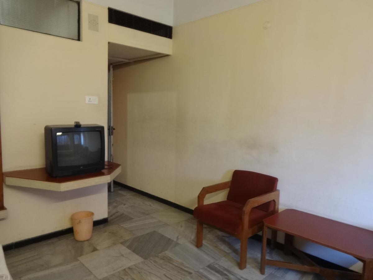 Hotel Padmam Мадурай Экстерьер фото