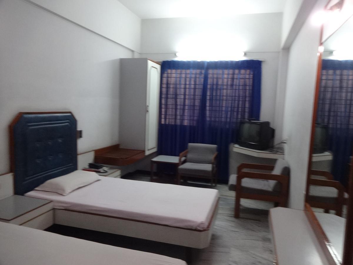 Hotel Padmam Мадурай Экстерьер фото