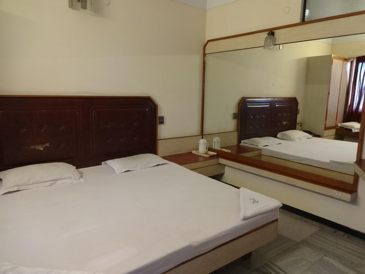 Hotel Padmam Мадурай Экстерьер фото