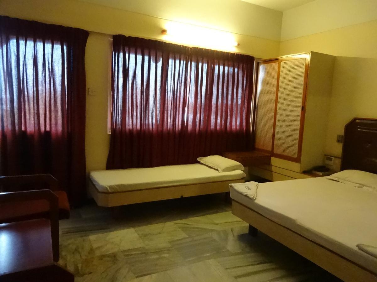 Hotel Padmam Мадурай Экстерьер фото