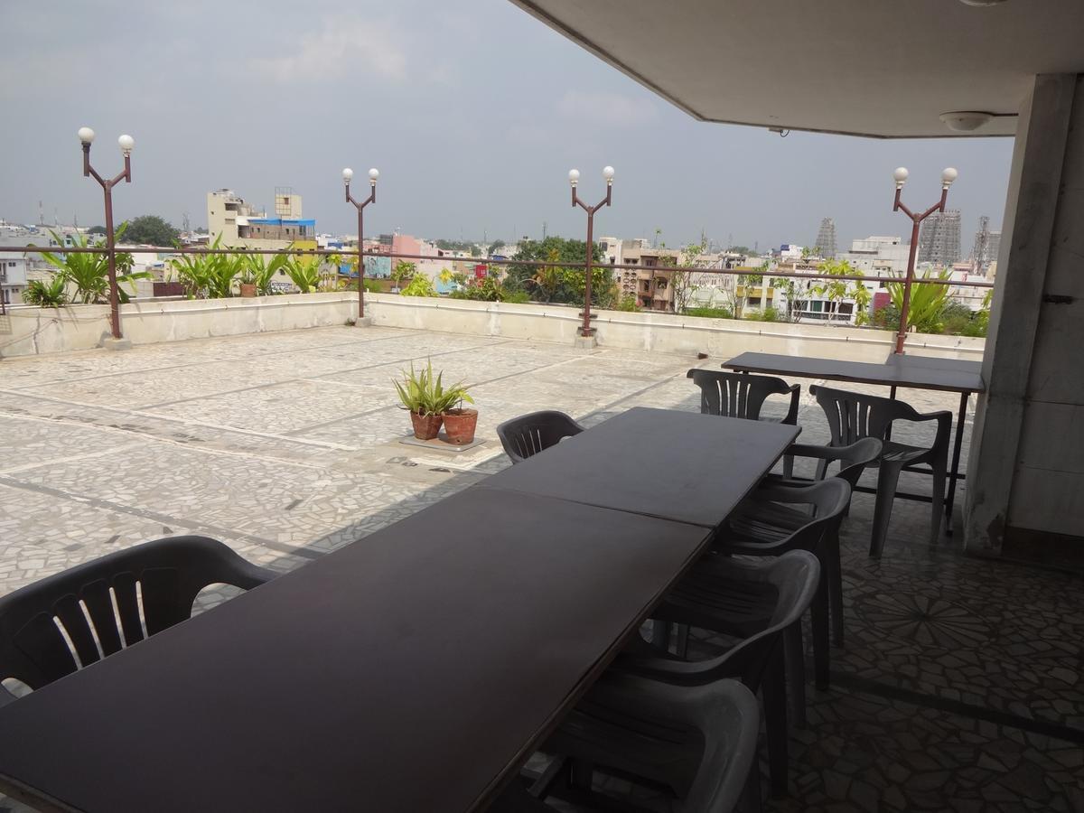 Hotel Padmam Мадурай Экстерьер фото